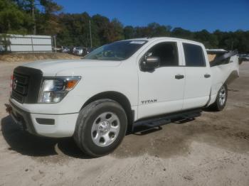  Salvage Nissan Titan