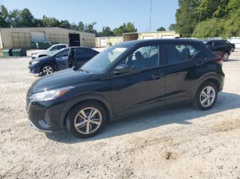  Salvage Nissan Kicks