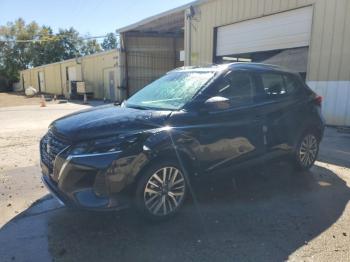  Salvage Nissan Kicks