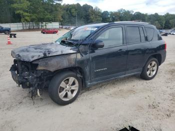  Salvage Jeep Compass