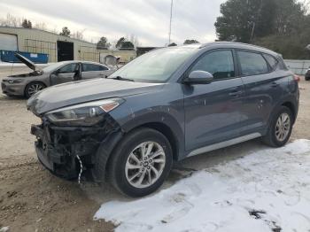  Salvage Hyundai TUCSON