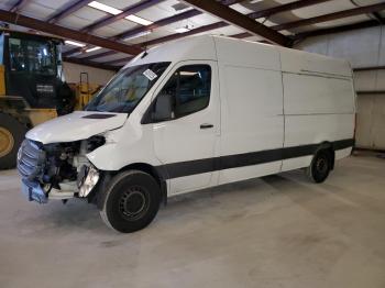  Salvage Mercedes-Benz Sprinter