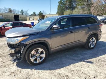  Salvage Toyota Highlander
