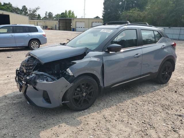  Salvage Nissan Kicks