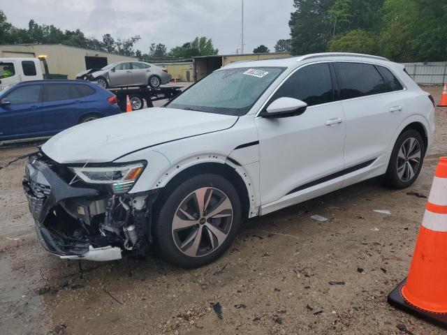  Salvage Audi Q8