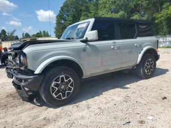  Salvage Ford Bronco