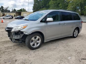  Salvage Toyota Sienna