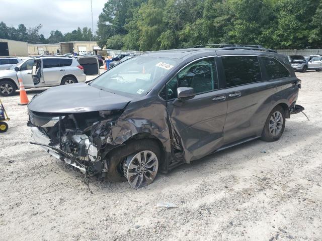  Salvage Toyota Sienna