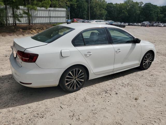 Volkswagen Jetta Sport Image 2