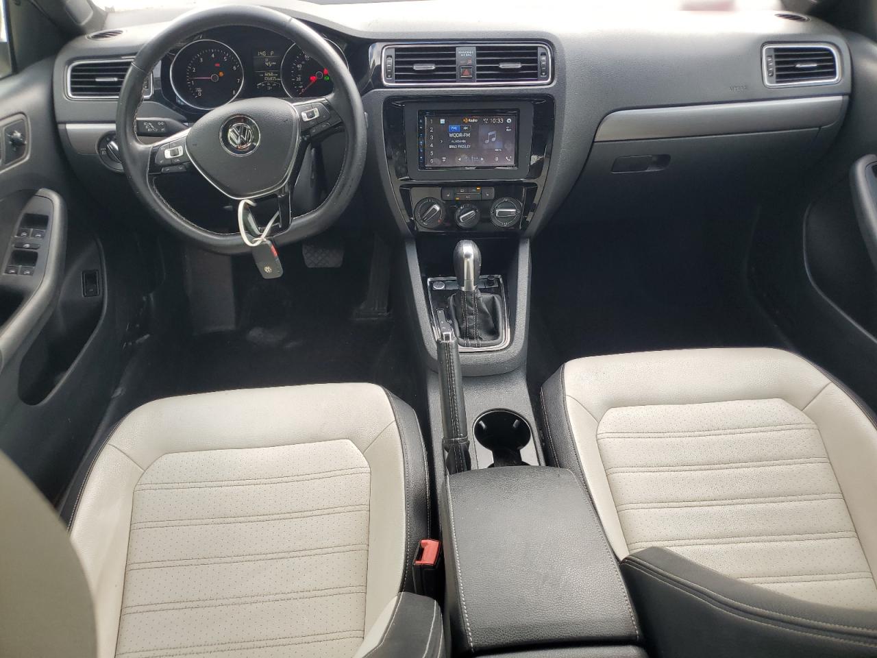 Volkswagen Jetta Sport Image 9