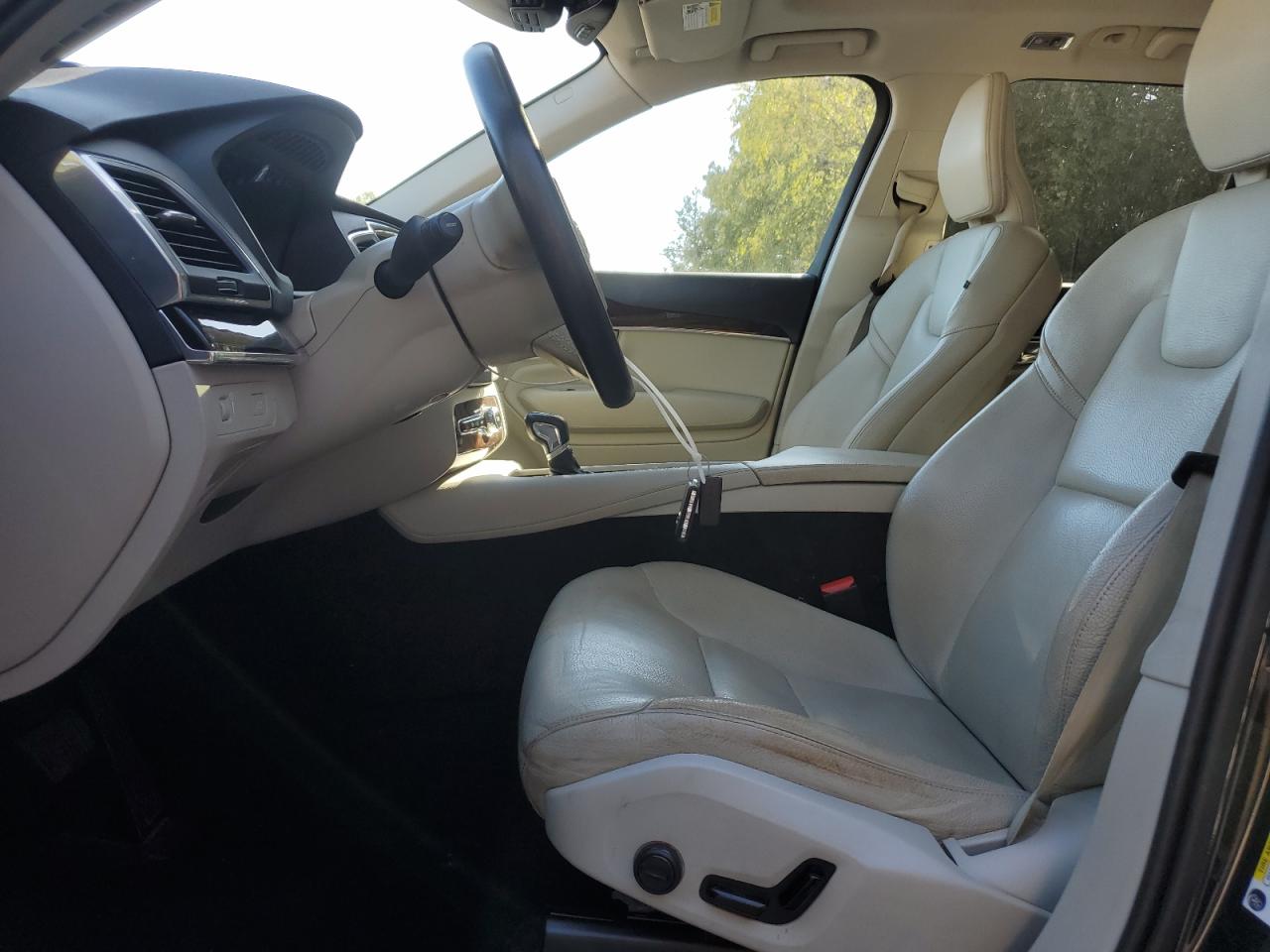 Volvo XC90 T6 Momentum Image 13