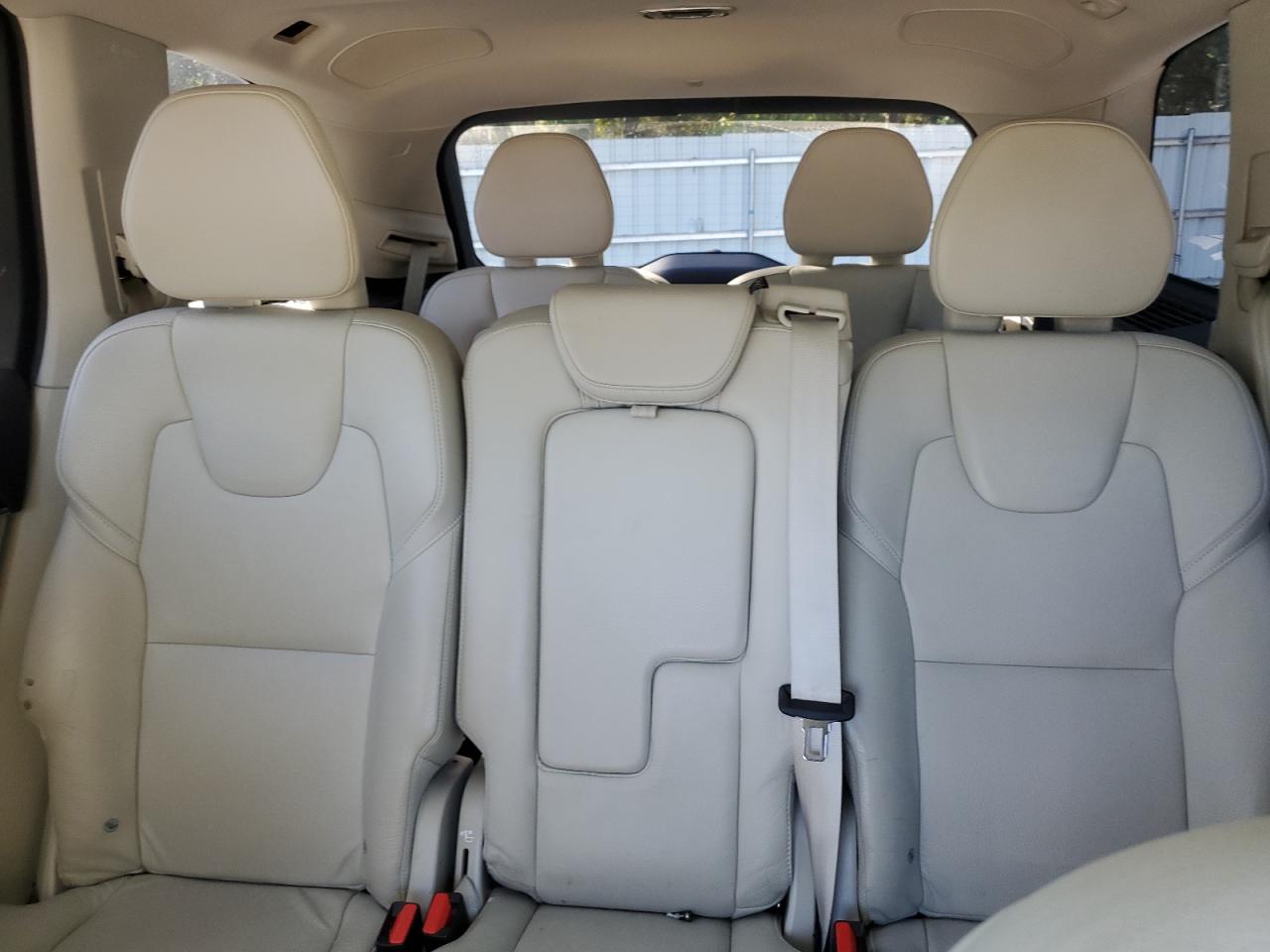 Volvo XC90 T6 Momentum Image 10