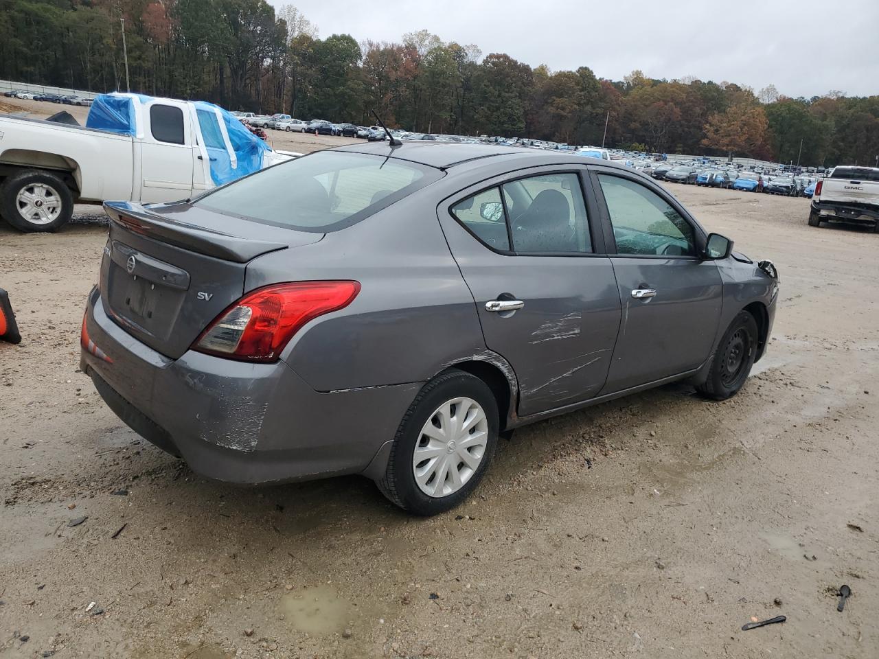 Nissan Versa S Image 5