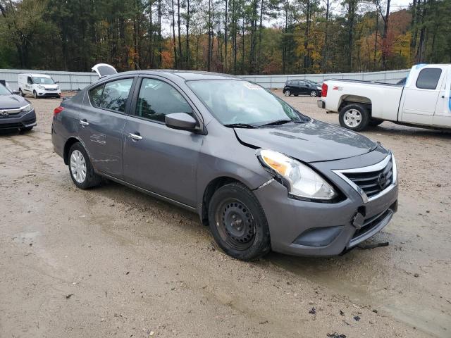 Nissan Versa S Image 2