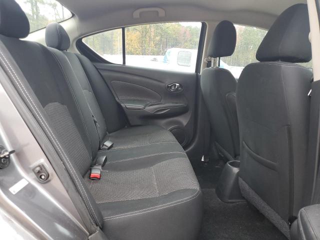 Nissan Versa S Image 8