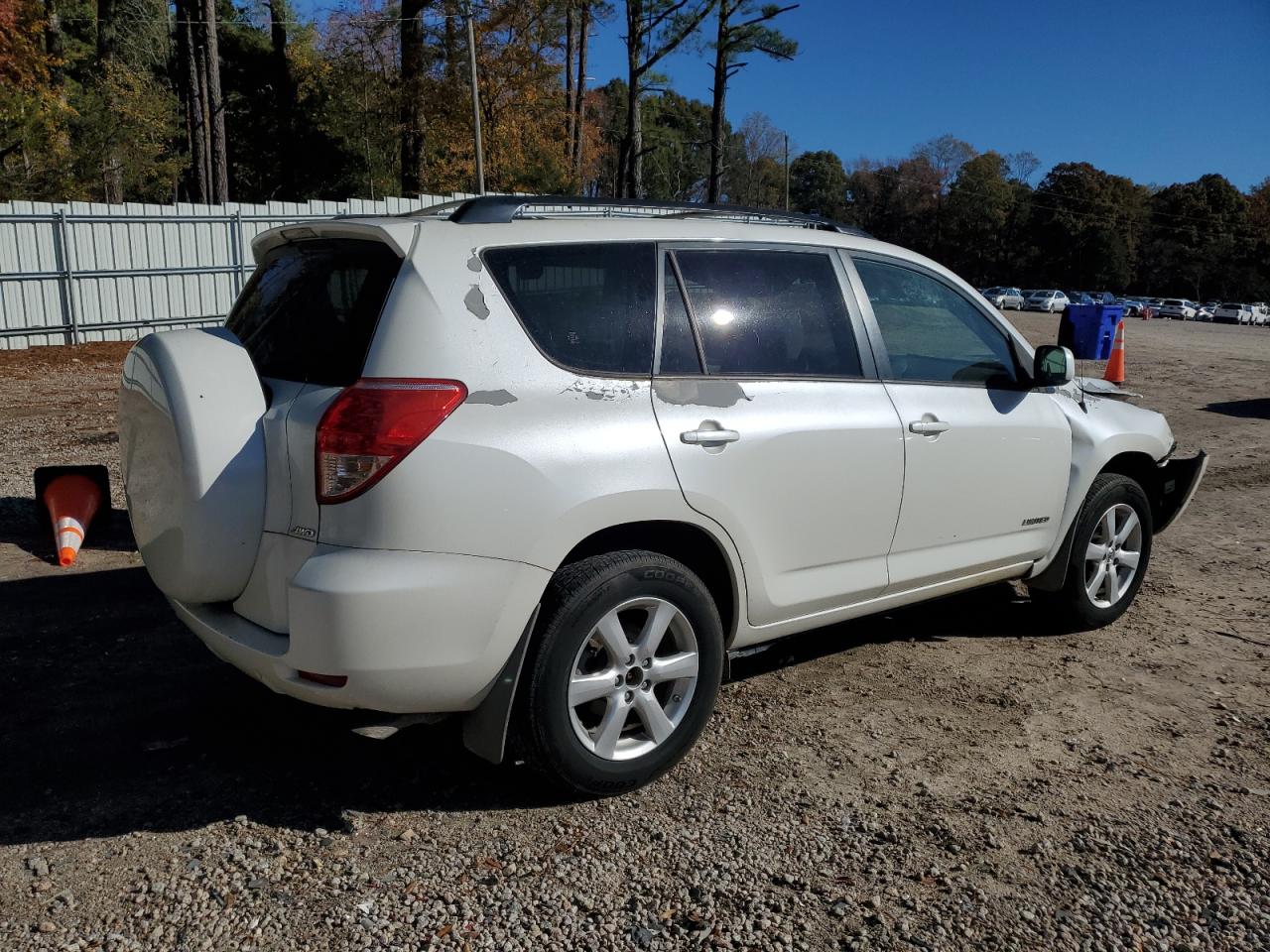 Toyota RAV4 Limited Image 10