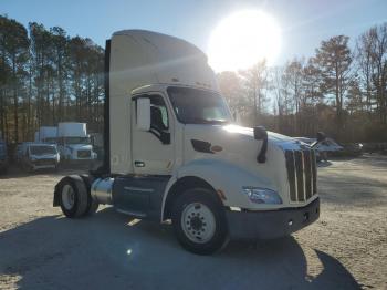  Salvage Peterbilt 579