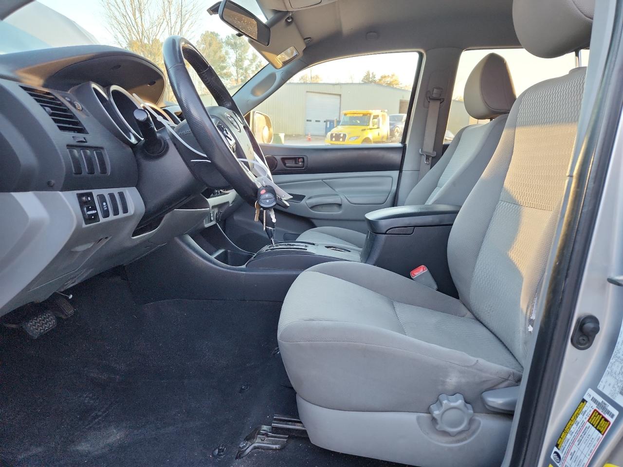 Toyota Tacoma Double Cab Prerunner Image 2