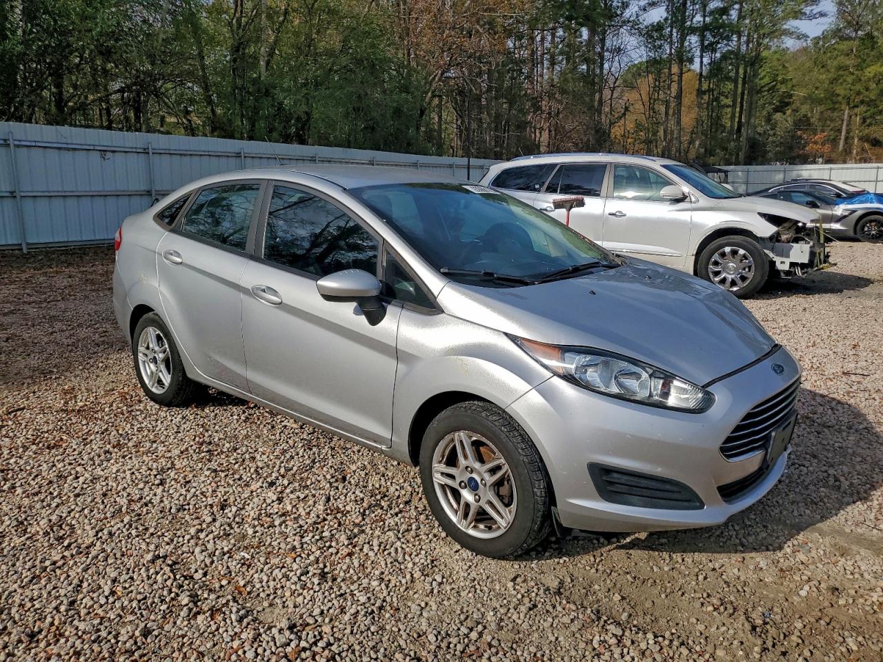 Ford Fiesta Se Image 5
