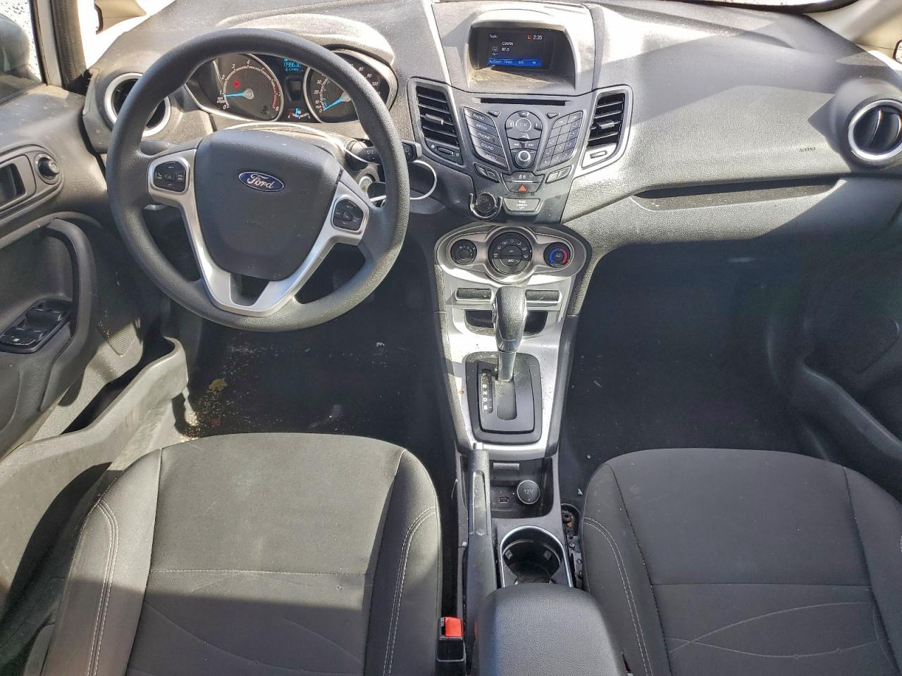 Ford Fiesta Se Image 9