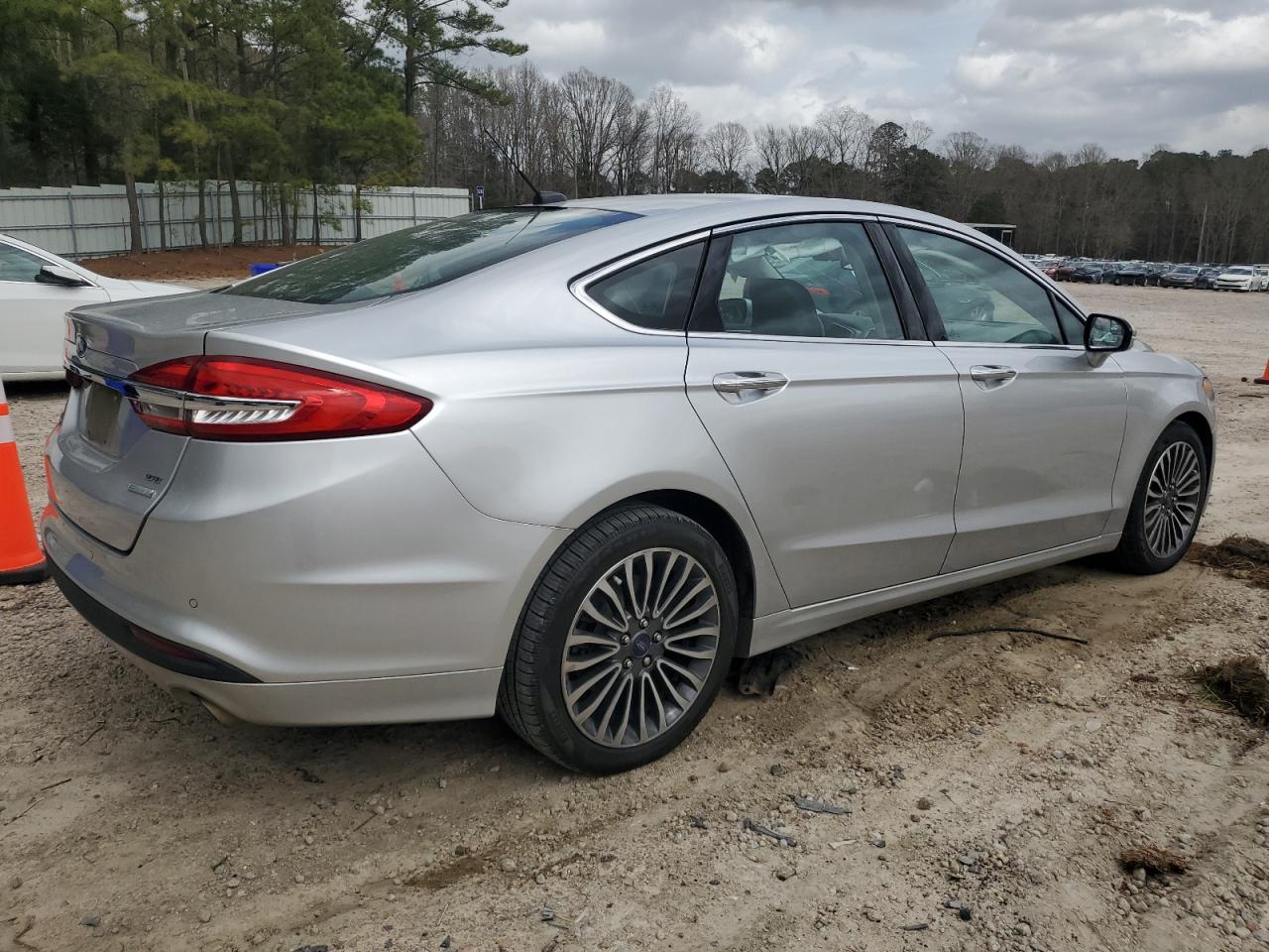 Ford Fusion Se Image 4