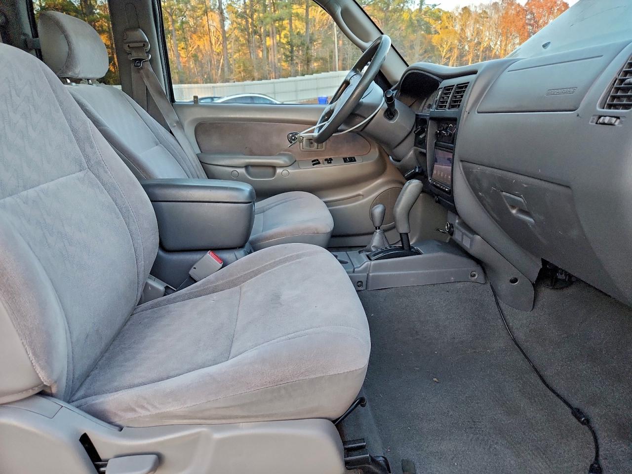 Toyota Tacoma Xtracab Image 4