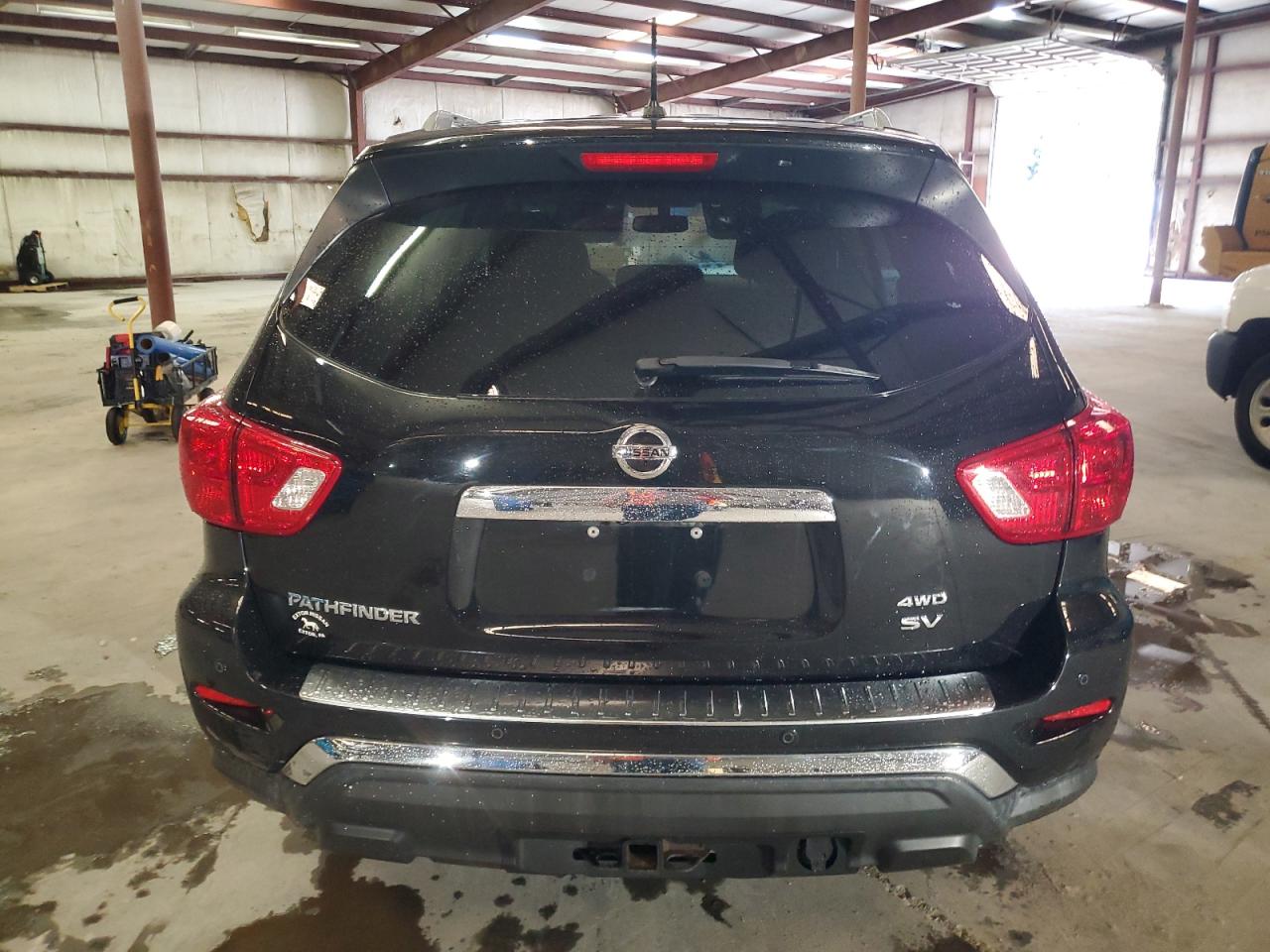 Nissan Pathfinder S Image 2