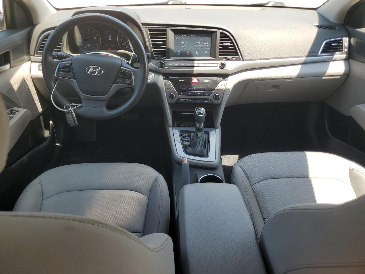 Hyundai ELANTRA Sel Image 3