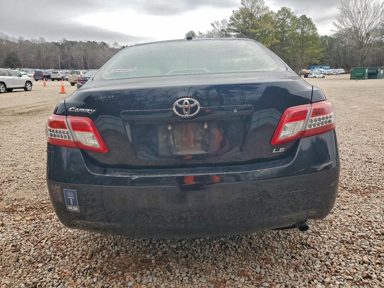 Toyota Camry Base Image 5