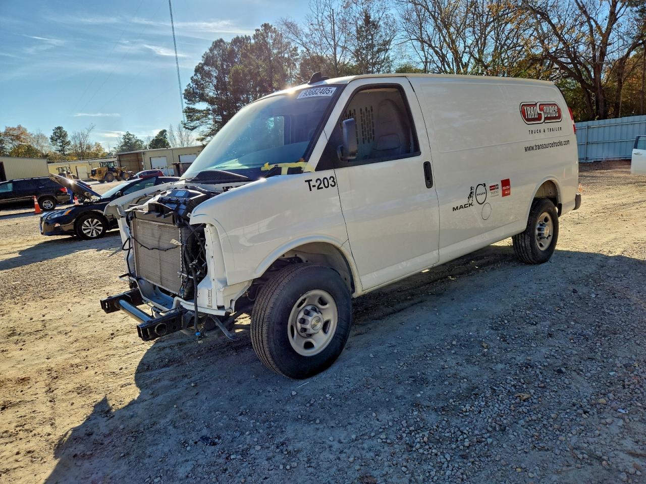 Chevrolet Express Image 1