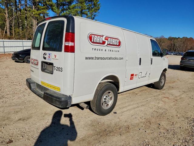 Chevrolet Express Image 6