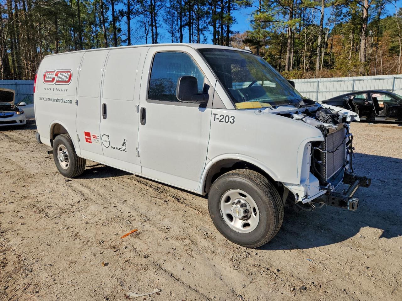 Chevrolet Express Image 8