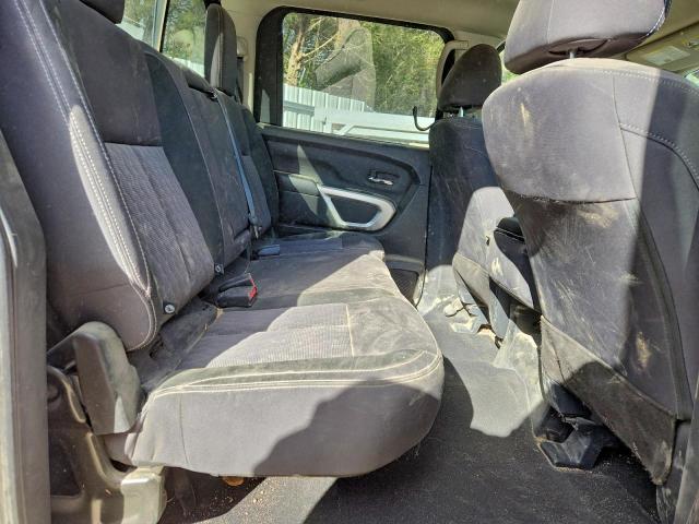 Nissan Titan S Image 4