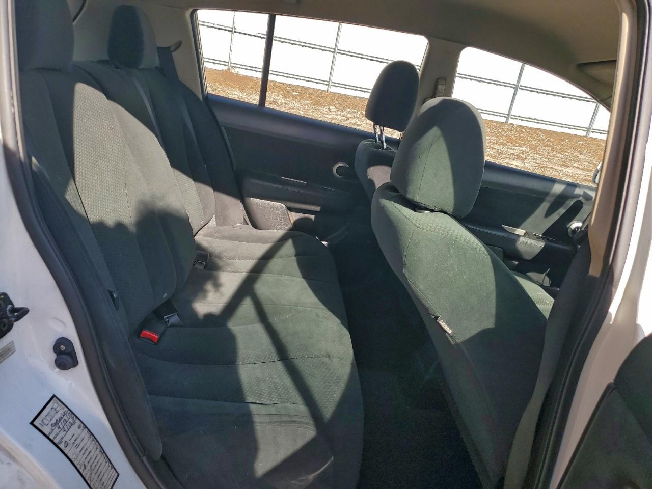 Nissan Versa S Image 5