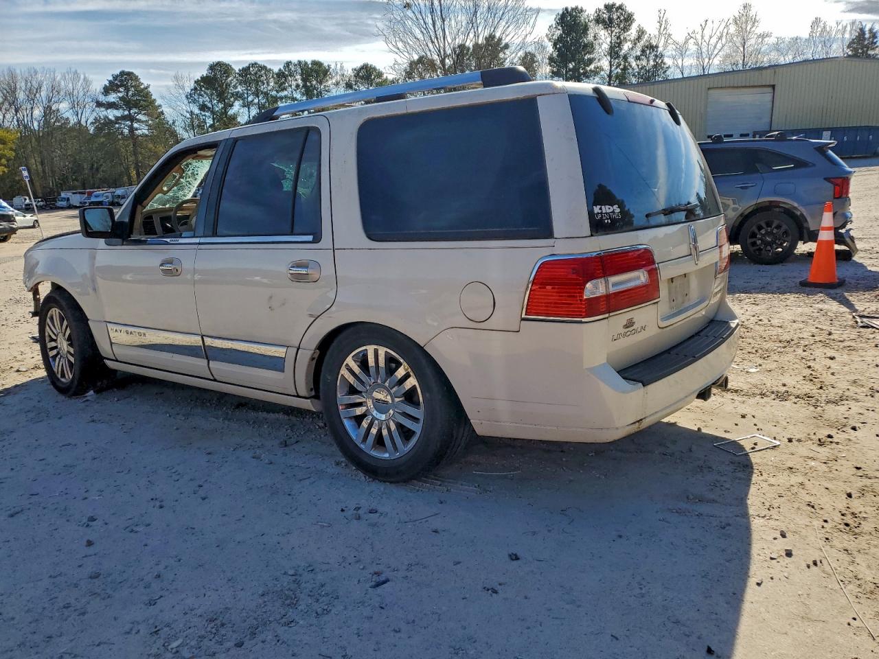 Lincoln Navigator Image 9