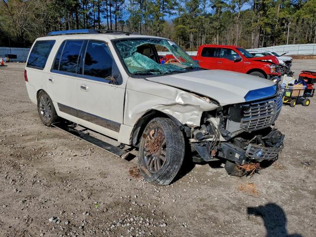 Lincoln Navigator Image 2