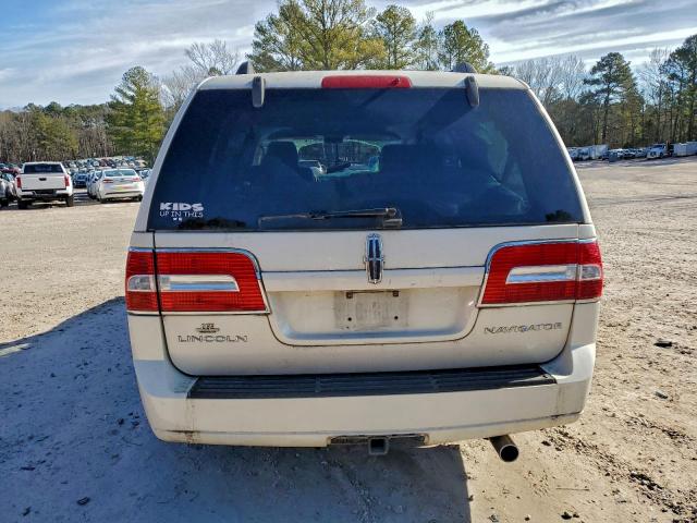 Lincoln Navigator Image 10