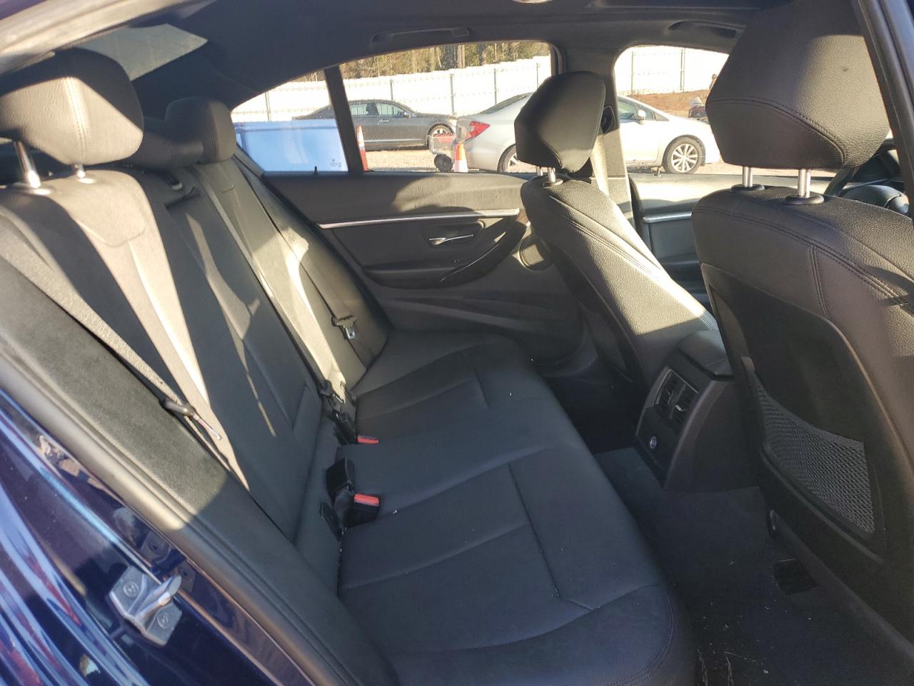 BMW 3 Series I Image 8