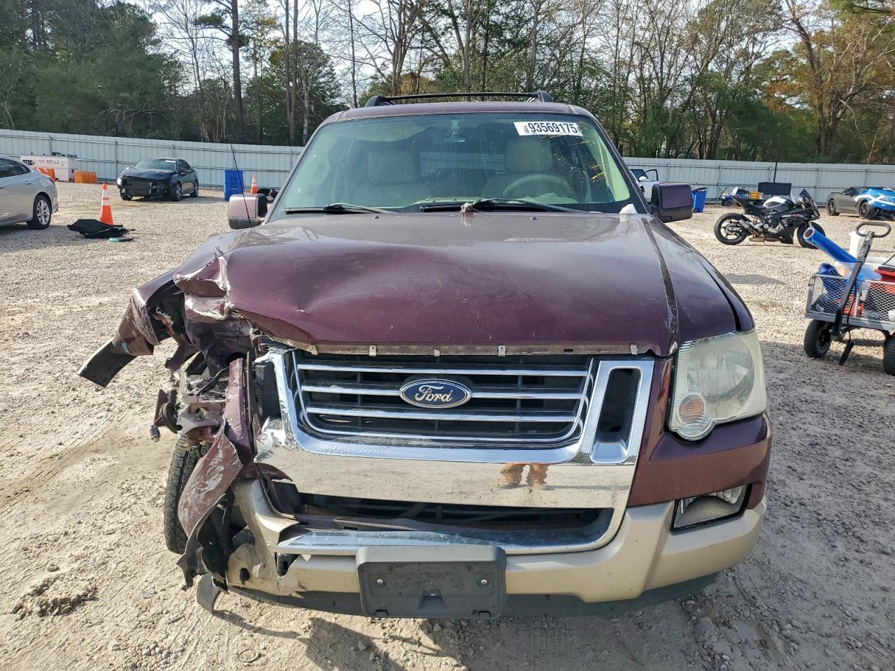 Ford Explorer Eddie Bauer Image 12