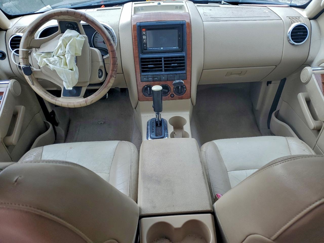 Ford Explorer Eddie Bauer Image 6