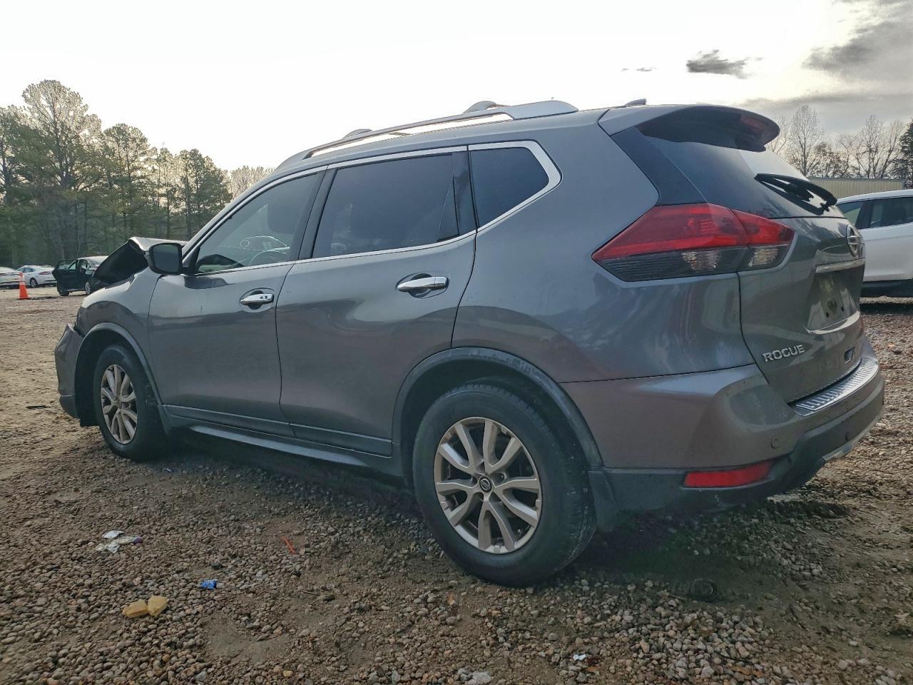 Nissan Rogue S Image 5