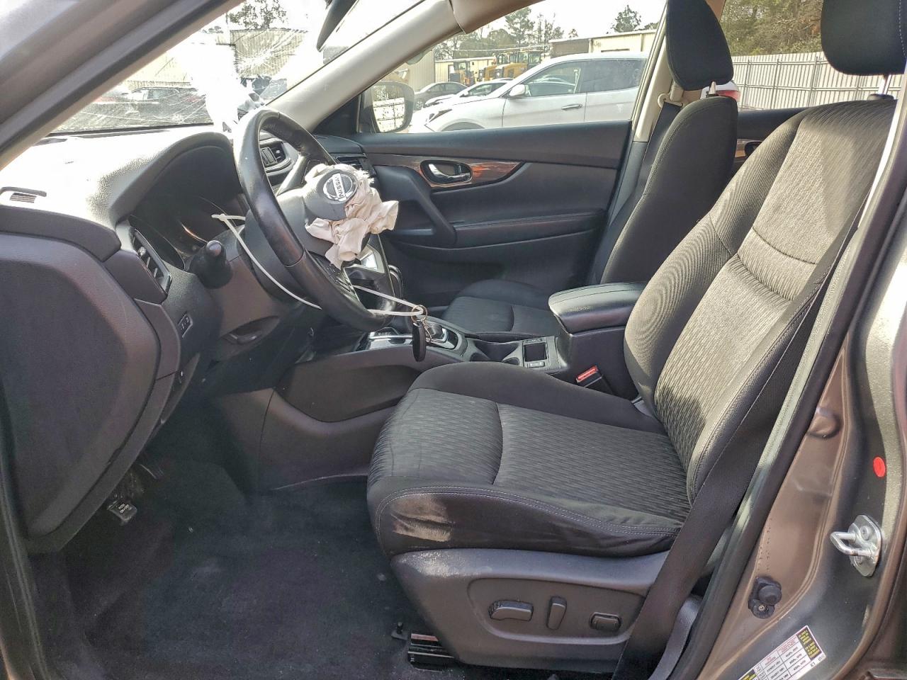 Nissan Rogue S Image 8