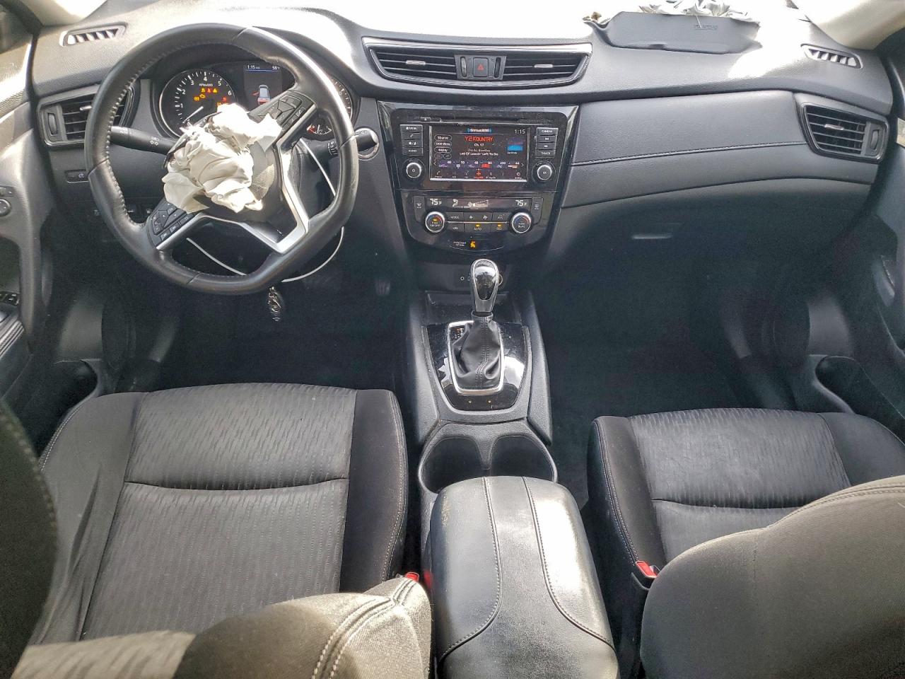 Nissan Rogue S Image 3