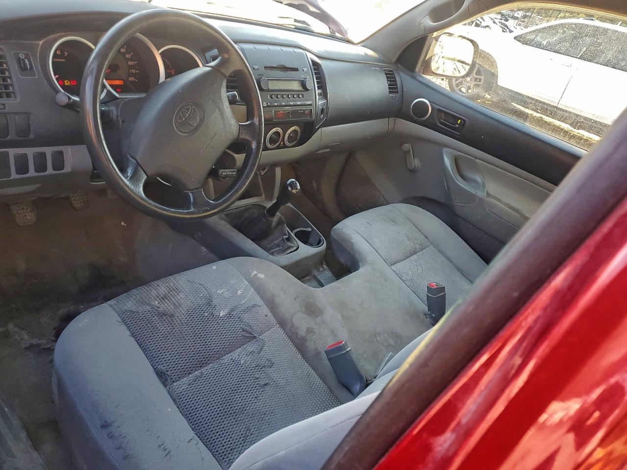 Toyota Tacoma Image 5