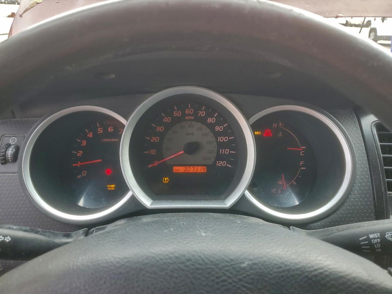 Toyota Tacoma Image 7