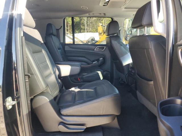 GMC Yukon Denali Image 9