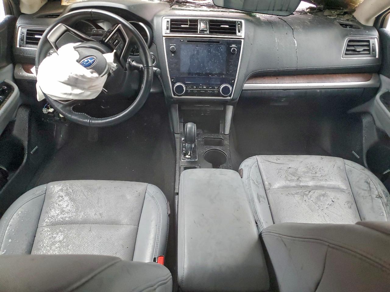 Subaru Outback 2.5i Limited Image 6