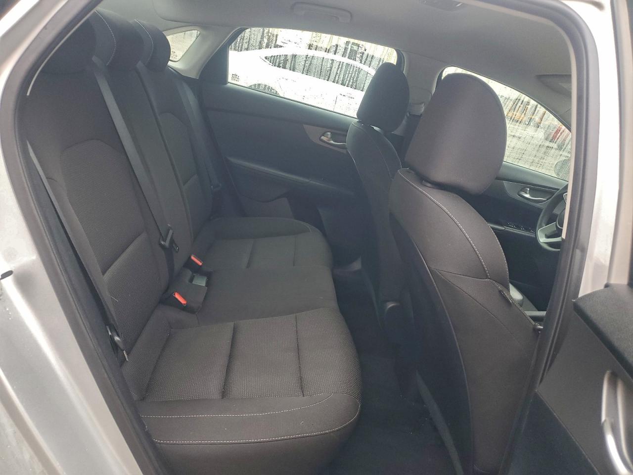 Kia Forte Fe Image 10