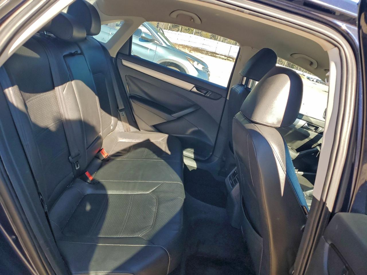 Volkswagen Passat Se Image 8