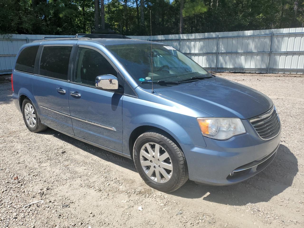 Chrysler Minivan Touring L Image 7